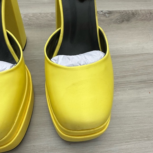 Chunky Yellow Hells - Picture 5 of 6